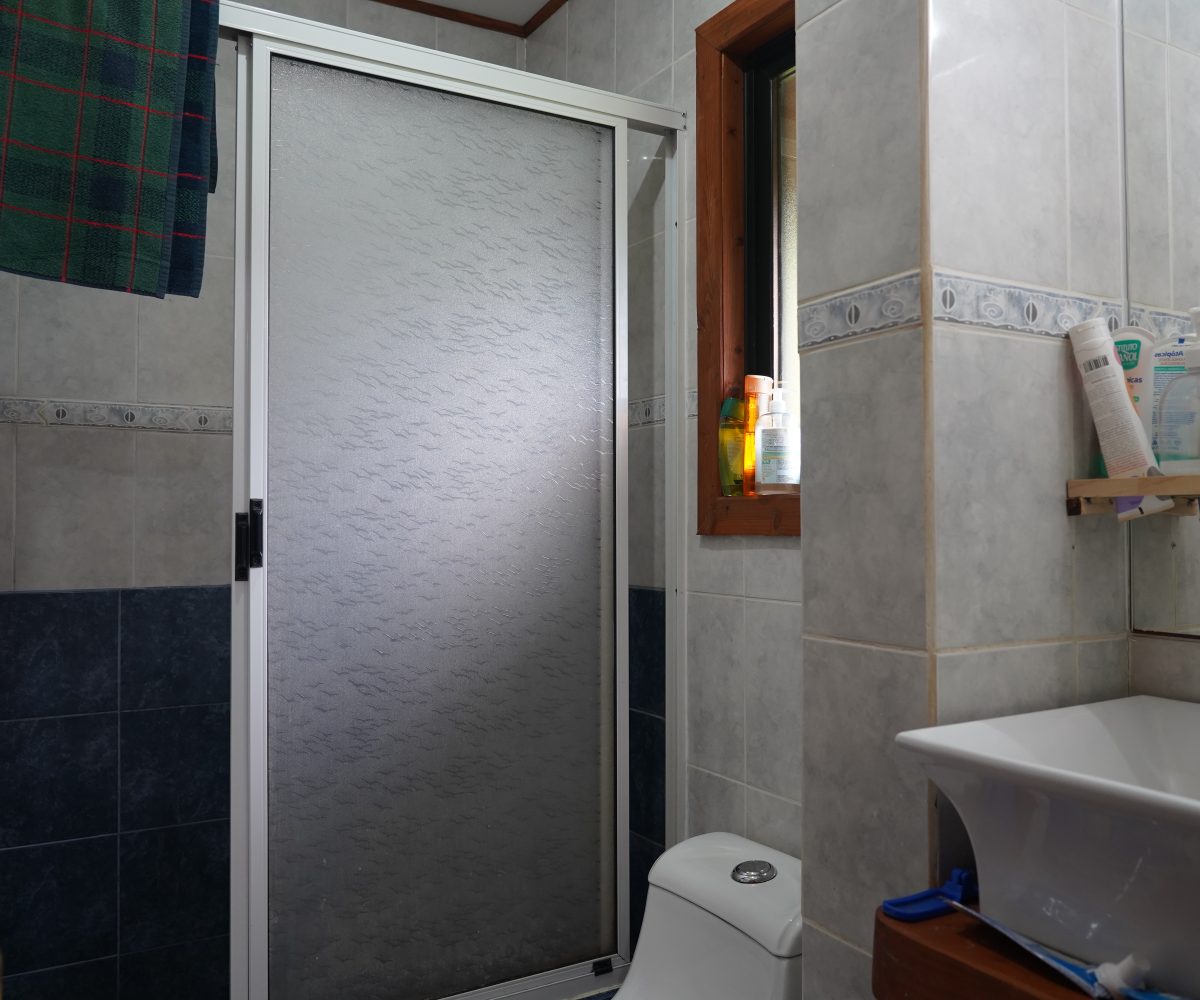 For Sale Se vende precious house casa Villarrica LlauLLau Camino LicanRay close to Pucon 4 bedrooms dormitorios pozo