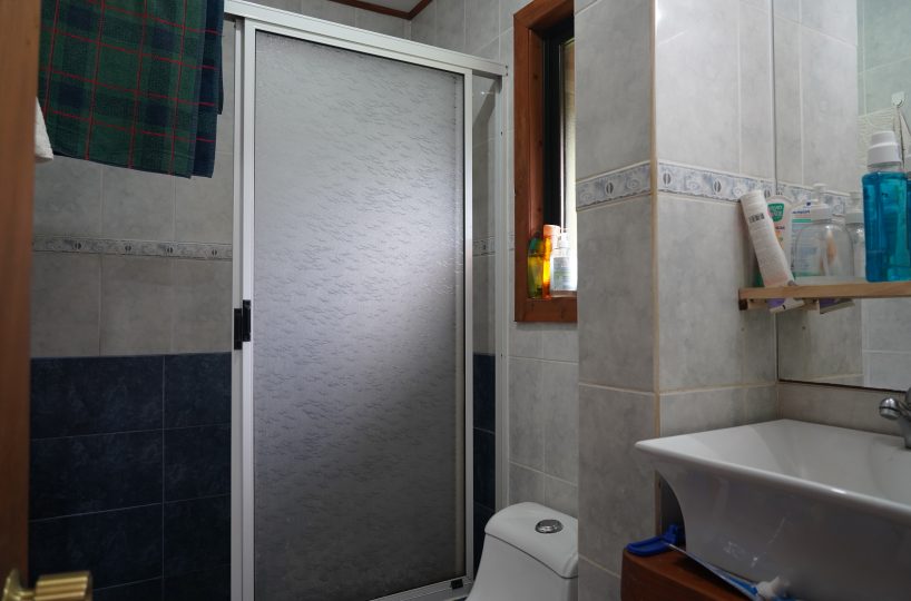 For Sale Se vende precious house casa Villarrica LlauLLau Camino LicanRay close to Pucon 4 bedrooms dormitorios pozo