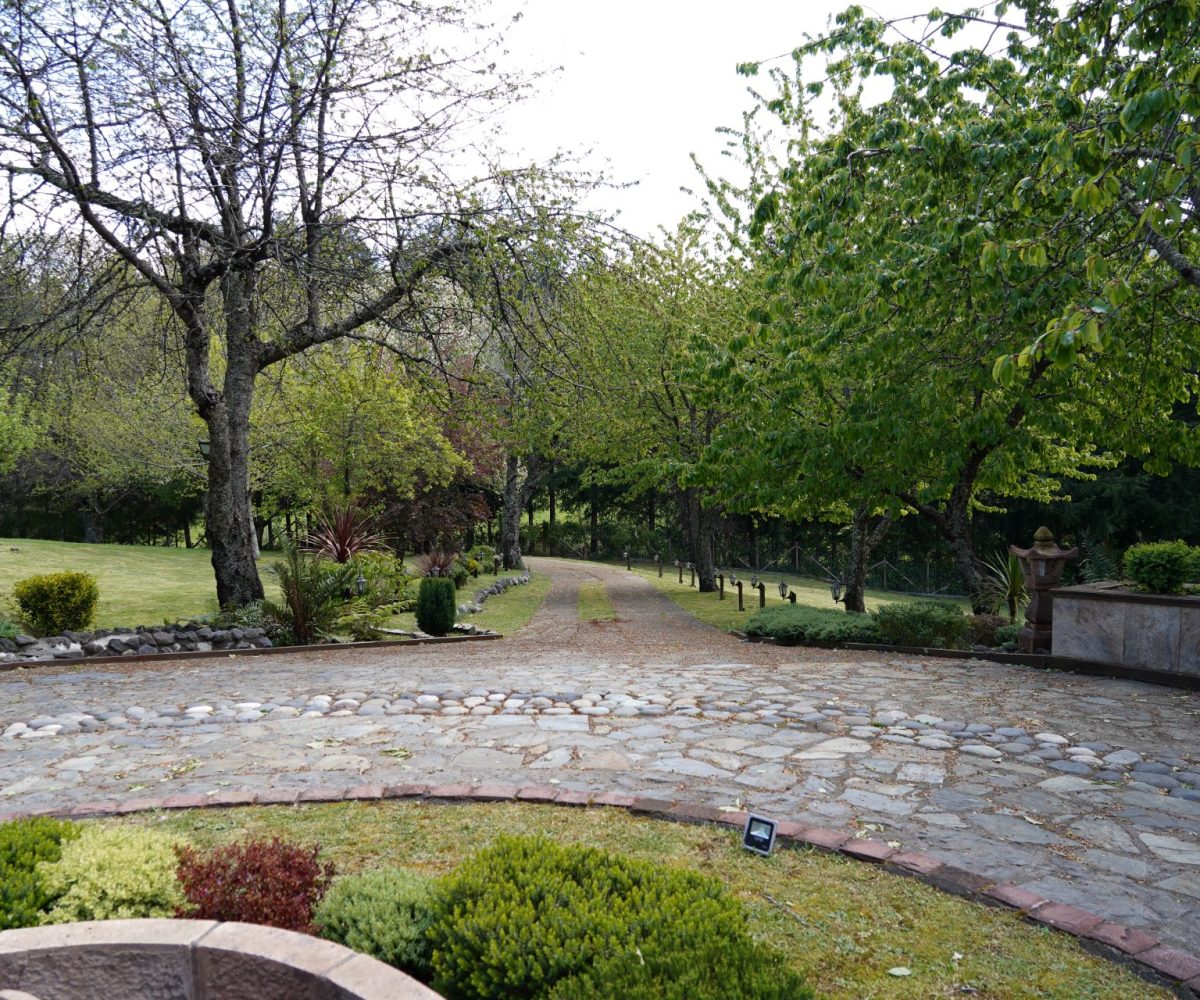 House land Pucon catripulli menetue currarehue helicopter garden barbecue investor investment