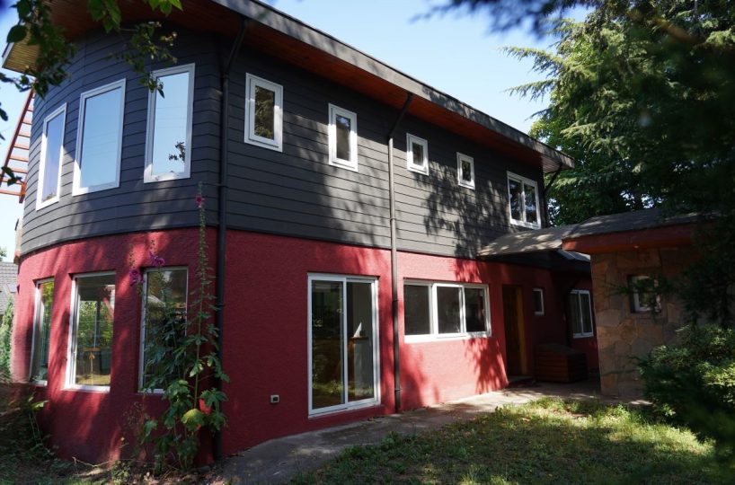 Quality house center Pucon bricks close to shopping mall school Villarrica bus terminal lider