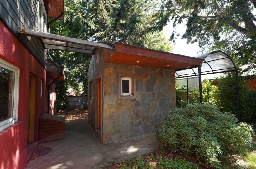 Quality house center Pucon bricks close to shopping mall school Villarrica bus terminal lider