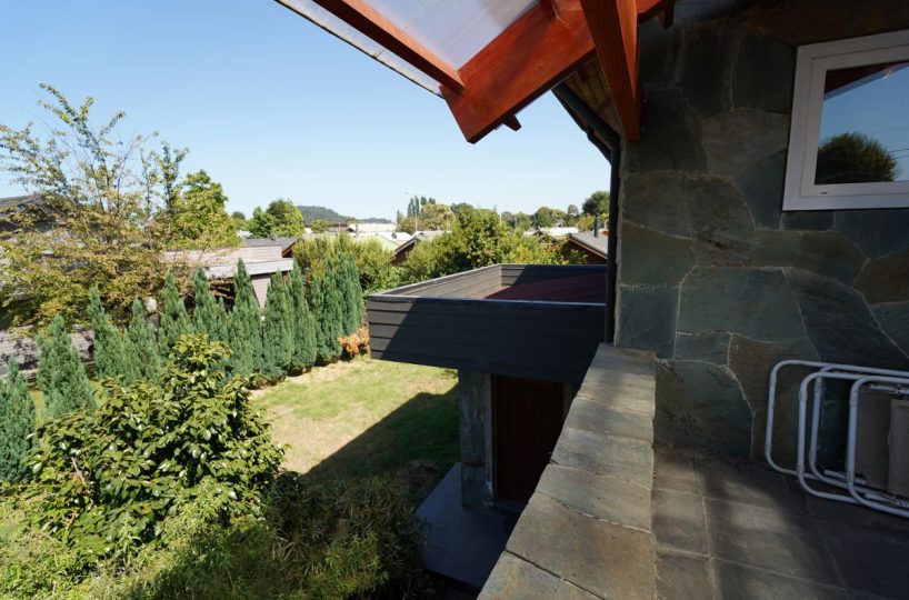 Quality house center Pucon bricks close to shopping mall school Villarrica bus terminal lider